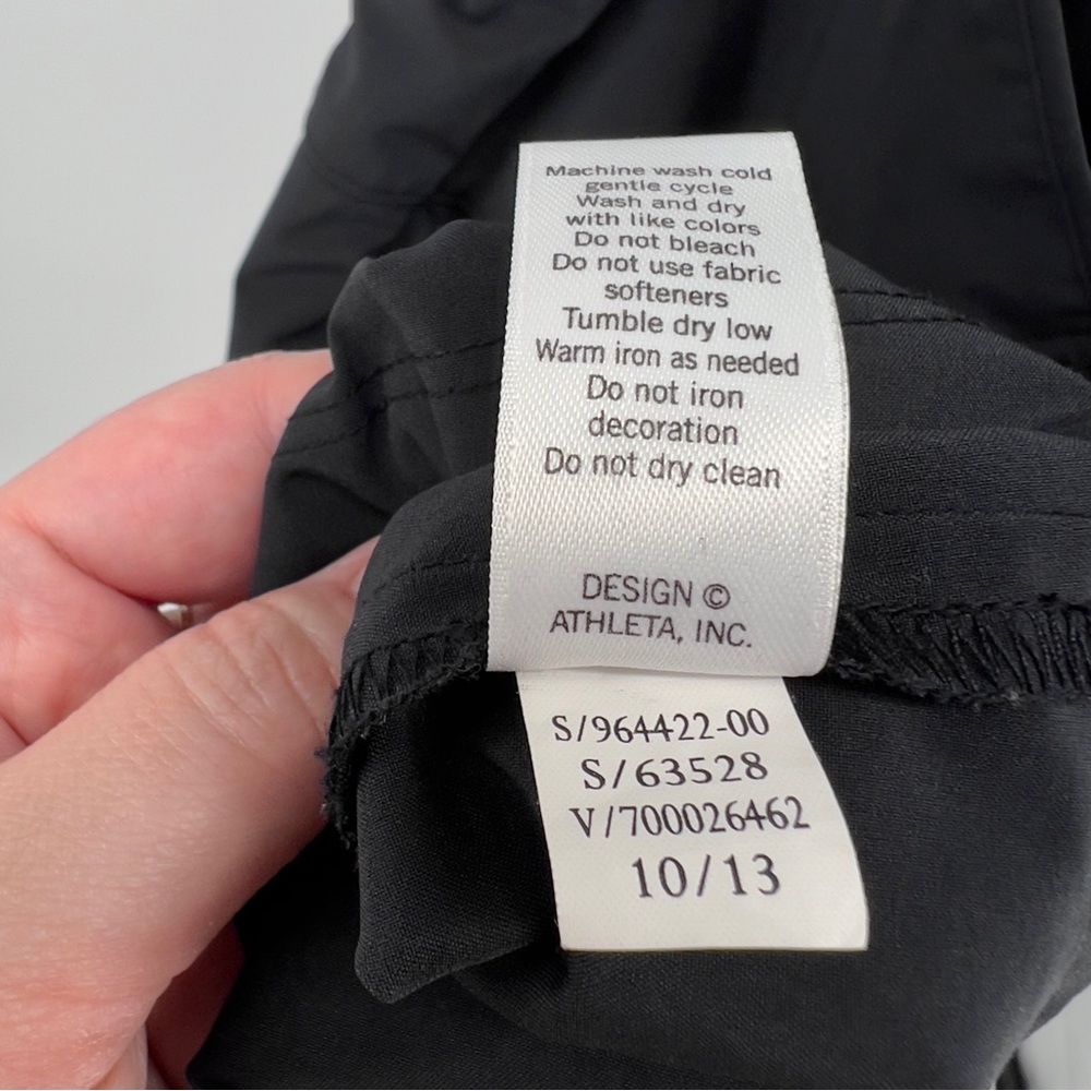 Athleta Go Anywhere Halter Dress Sz 8 Black Built In Bra  Featherweight Stretch - Picture 16 of 16